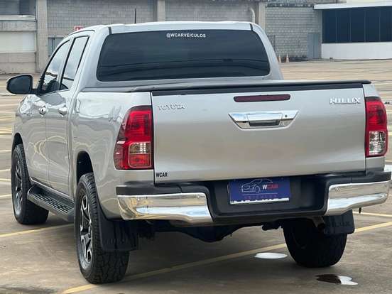 TOYOTA-HILUX-2018