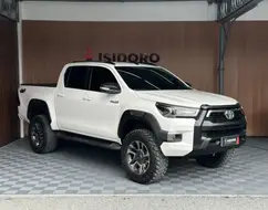 TOYOTA HILUX 2.8 SR 4X4 CD 16V DIESEL 4P AUTOMÁTICO TOYOTA HILUX 2.8 SR 4X4 CD 16V DIESEL 4P AUTOMÁTICO