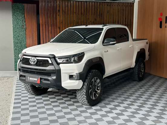 TOYOTA-HILUX-2.8 SR 4X4 CD 16V DIESEL 4P AUTOMÁTICO TOYOTA-HILUX-2016