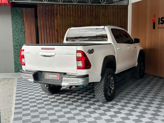 TOYOTA-HILUX-2016