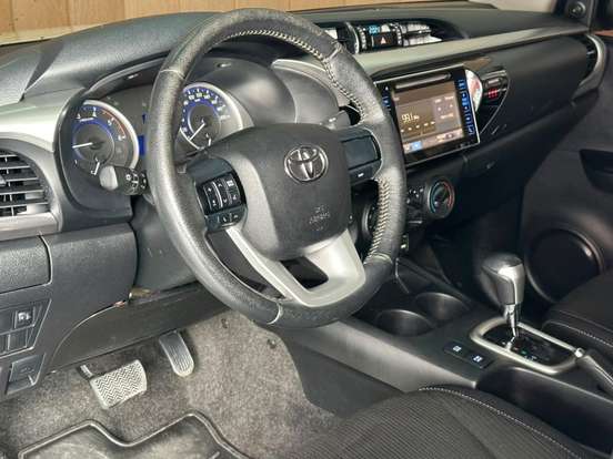 TOYOTA-HILUX-2.8 SR 4X4 CD 16V DIESEL 4P AUTOMÁTICO TOYOTA-HILUX-2016