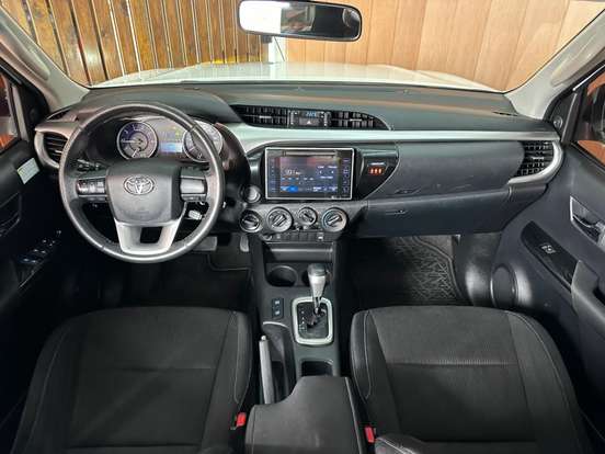 TOYOTA-HILUX-2016