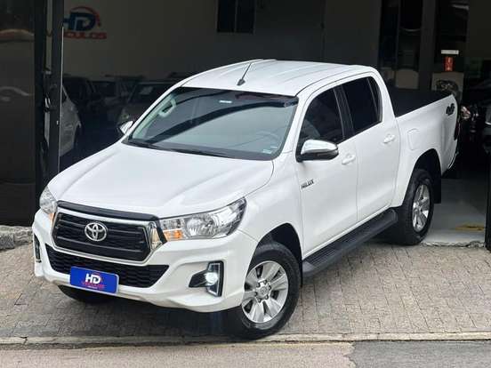 TOYOTA-HILUX-2019