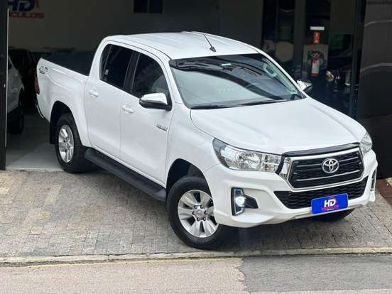 TOYOTA-HILUX-2019