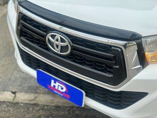 TOYOTA-HILUX-2.8 SR 4X4 CD 16V DIESEL 4P AUTOMÁTICO TOYOTA-HILUX-2019