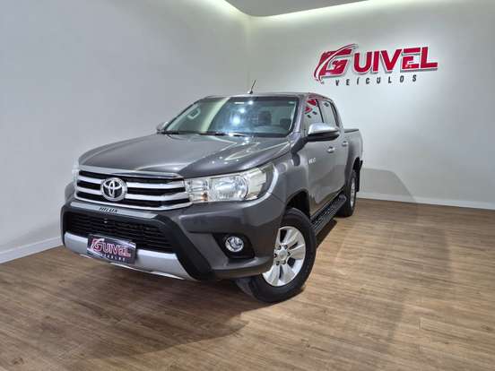 TOYOTA-HILUX-2017
