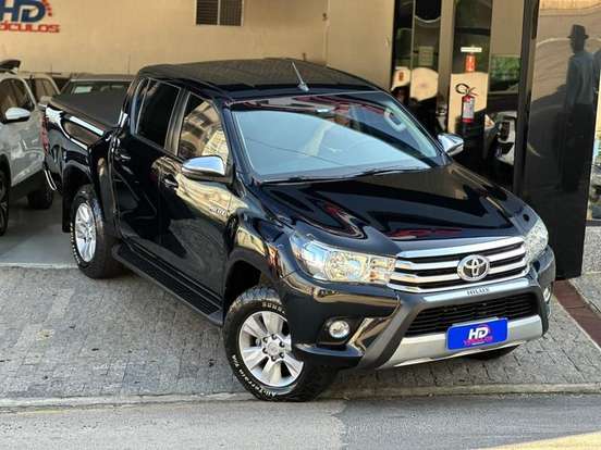 TOYOTA-HILUX-2017