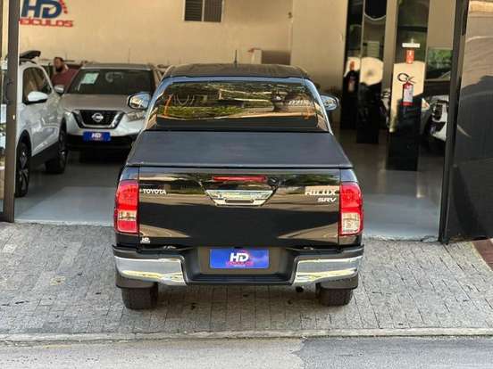 TOYOTA-HILUX-2017