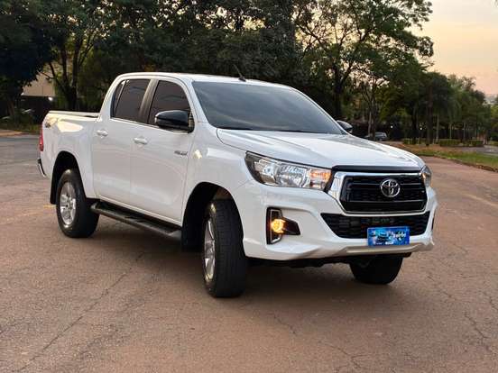 TOYOTA-HILUX-2019