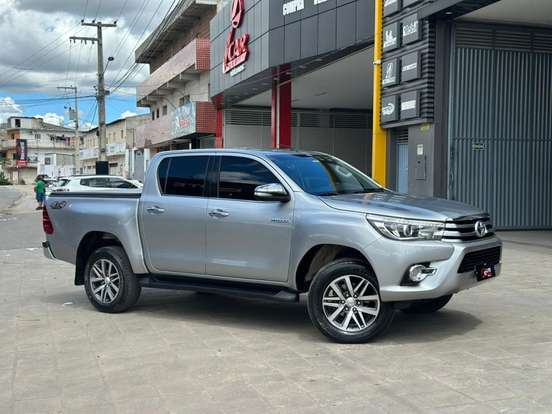 TOYOTA-HILUX-2.8 SRX 4X4 CD 16V DIESEL 4P AUTOMÁTICO TOYOTA-HILUX-2016