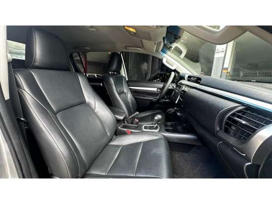 TOYOTA-HILUX-2016