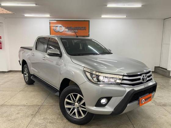 TOYOTA HILUX 2.8 SRX 4X4 CD 16V DIESEL 4P AUTOMÁTICO