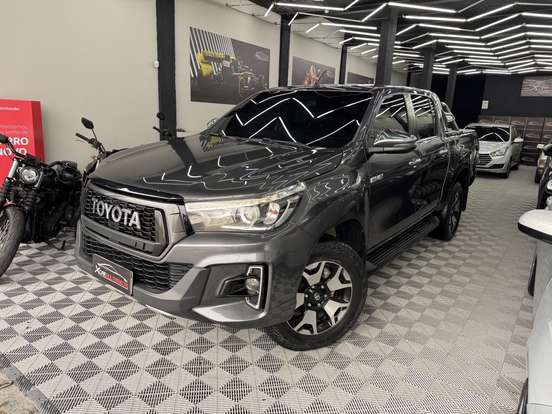 TOYOTA-HILUX-2020