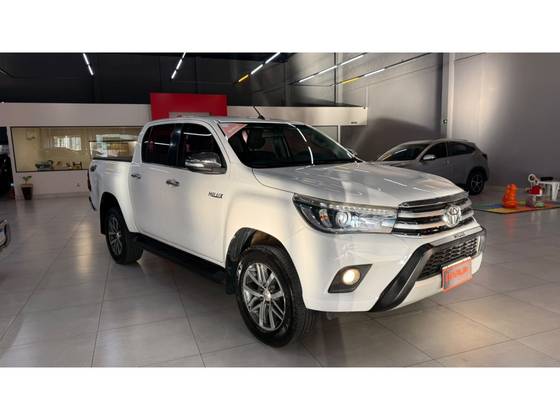 TOYOTA HILUX 2.8 SRX 4X4 CD 16V DIESEL 4P AUTOMÁTICO