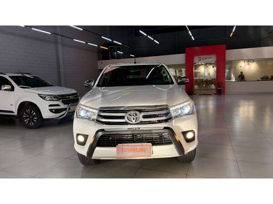 TOYOTA-HILUX-2016