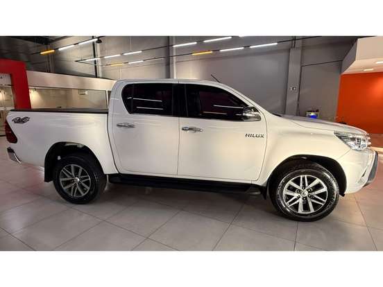 TOYOTA-HILUX-2016