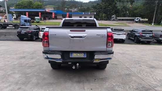 TOYOTA-HILUX-2017