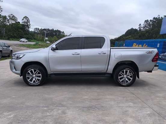 TOYOTA-HILUX-2.8 SRX 4X4 CD 16V DIESEL 4P AUTOMÁTICO TOYOTA-HILUX-2017