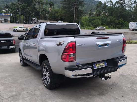 TOYOTA-HILUX-2.8 SRX 4X4 CD 16V DIESEL 4P AUTOMÁTICO TOYOTA-HILUX-2017