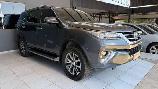 TOYOTA-HILUX-2020