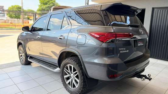 TOYOTA-HILUX-2020