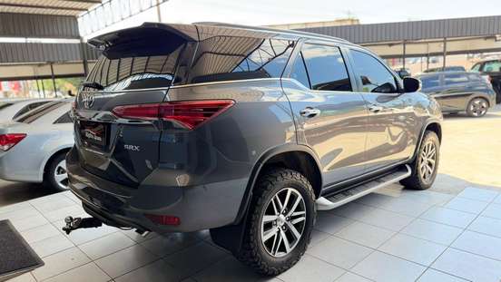 TOYOTA-HILUX-2020