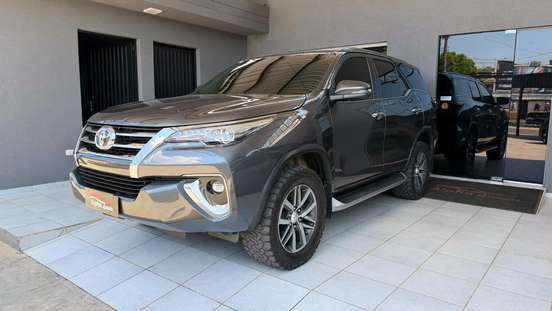TOYOTA-HILUX-2020
