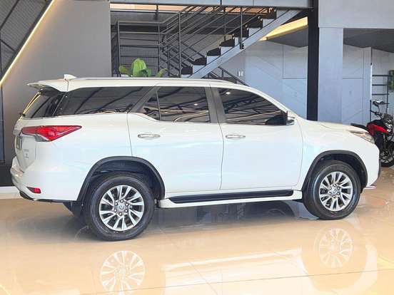 TOYOTA-HILUX-2016