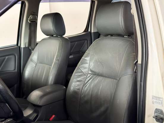 TOYOTA-HILUX-3.0 SRV 4X4 CD 16V TURBO INTERCOOLER DIESEL 4P AUTOMÁTICO TOYOTA-HILUX-2013