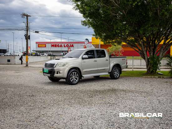 TOYOTA-HILUX-2013