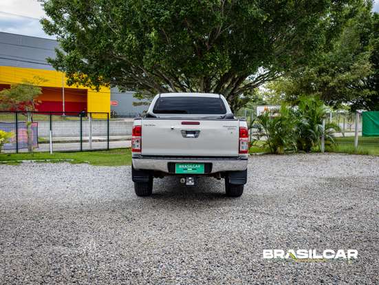 TOYOTA-HILUX-2013