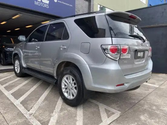 TOYOTA-HILUX SW4-2.7 SR 4X2 16V FLEX 4P AUTOMÁTICO TOYOTA-HILUX SW4-2014