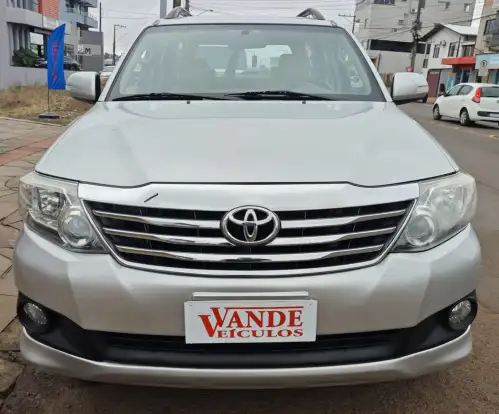 TOYOTA-HILUX SW4-2012