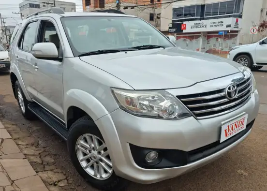 TOYOTA-HILUX SW4-2012