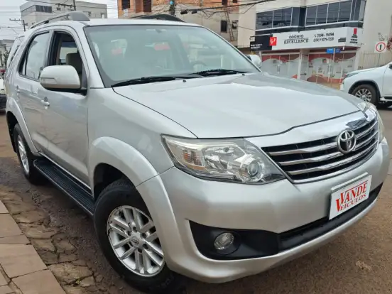 TOYOTA-HILUX SW4-2.7 SR 4X2 16V FLEX 4P AUTOMÁTICO TOYOTA-HILUX SW4-2012