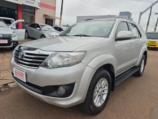TOYOTA-HILUX SW4-2.7 SR 4X2 16V FLEX 4P AUTOMÁTICO TOYOTA-HILUX SW4-2012