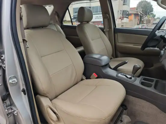 TOYOTA-HILUX SW4-2.7 SR 4X2 16V FLEX 4P AUTOMÁTICO TOYOTA-HILUX SW4-2012