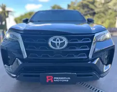 TOYOTA HILUX SW4 2.7 VVT-i FLEX SRV 7L 4X2 AUTOMÁTICO TOYOTA HILUX SW4 2.7 VVT-i FLEX SRV 7L 4X2 AUTOMÁTICO