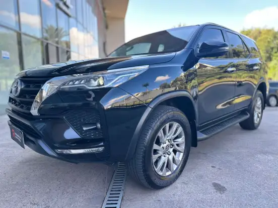 TOYOTA-HILUX SW4-2.7 VVT-i FLEX SRV 7L 4X2 AUTOMÁTICO TOYOTA-HILUX SW4-2020