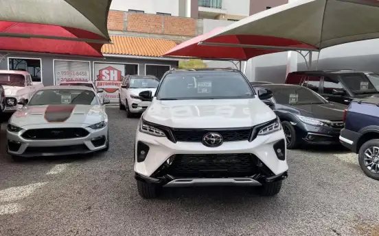 TOYOTA-HILUX SW4-2026