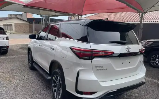 TOYOTA-HILUX SW4-2026