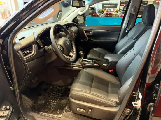 TOYOTA-HILUX SW4-2.8 D-4D TURBO DIESEL SRX 4X4 AUTOMÁTICO TOYOTA-HILUX SW4-2023