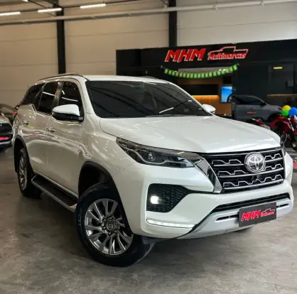 TOYOTA-HILUX SW4-2022