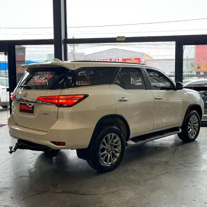 TOYOTA-HILUX SW4-2022