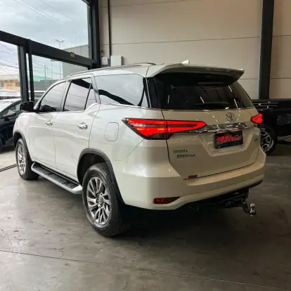 TOYOTA-HILUX SW4-2022