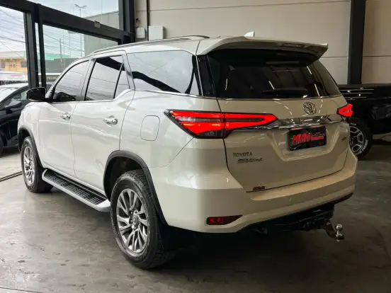 TOYOTA-HILUX SW4-2.8 D-4D TURBO DIESEL SRX 4X4 AUTOMÁTICO TOYOTA-HILUX SW4-2022