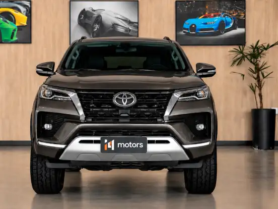 TOYOTA-HILUX SW4-2.8 D-4D TURBO DIESEL SRX 7L 4X4 AUTOMÁTICO TOYOTA-HILUX SW4-2020