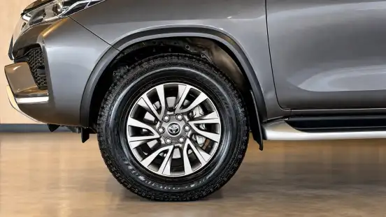 TOYOTA-HILUX SW4-2020