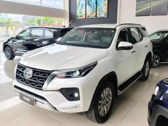 TOYOTA-HILUX SW4-2022