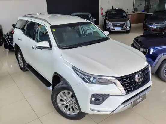 TOYOTA-HILUX SW4-2.8 D-4D TURBO DIESEL SRX 7L 4X4 AUTOMÁTICO TOYOTA-HILUX SW4-2022
